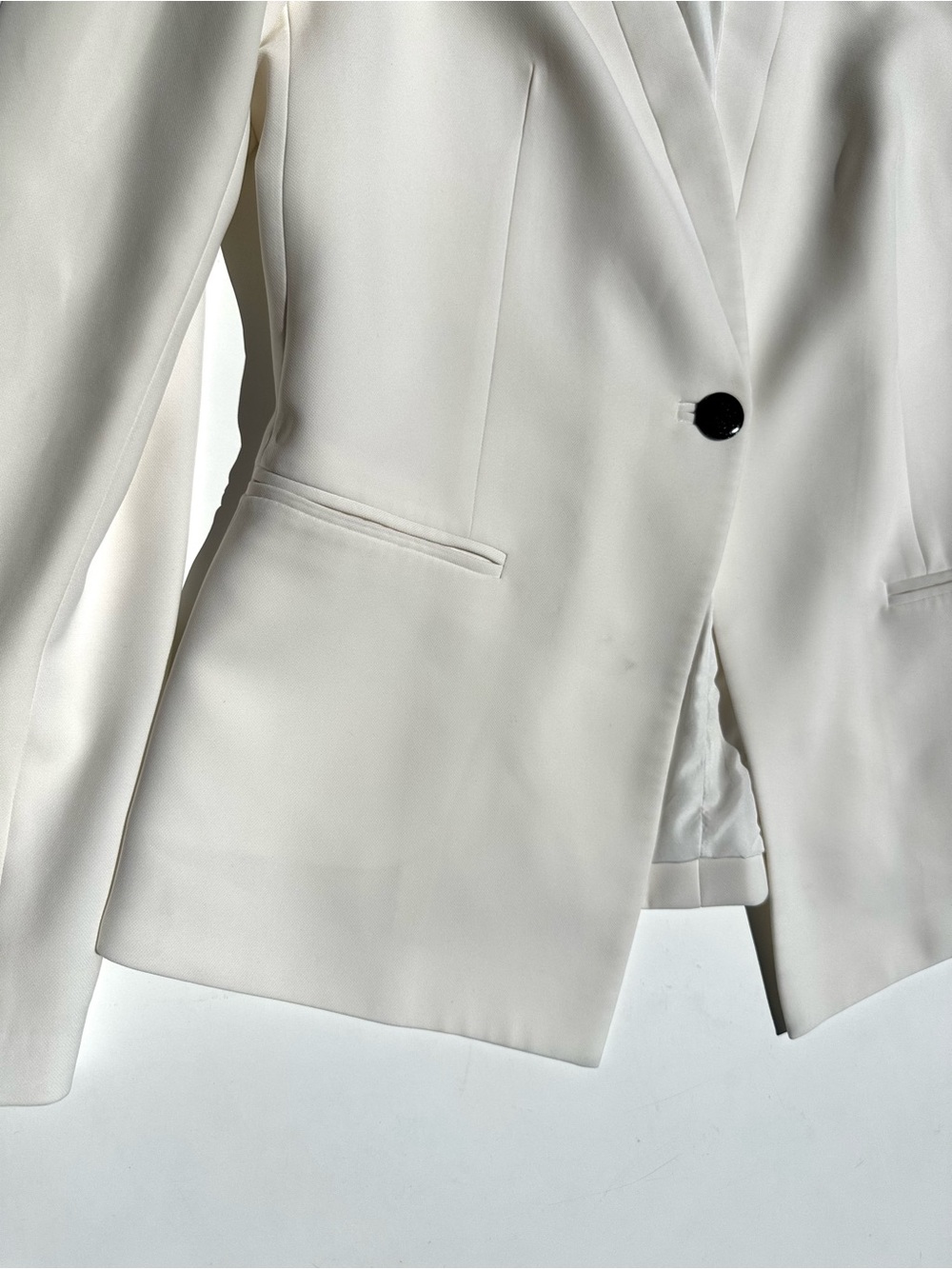 Karl Lagerfeld Ivory White Pant Suit Single-Button Blazer & Matching Trousers, 6 - Picture 5 of 16